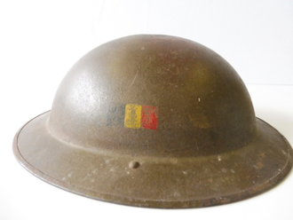 Belgien, Stahlhelm nach britischem Muster, Innenfutter datiert 1951, originallack