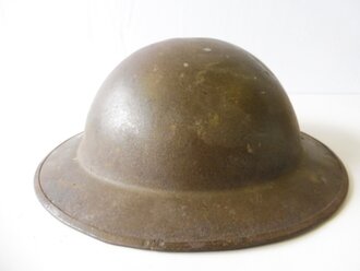 Belgien, Stahlhelm nach britischem Muster, Innenfutter datiert 1951, originallack