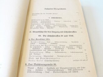 Waffentechnischer Leitfaden für die Ordnungspolizei " datiert 1940 mit 436 Seiten, guter Zustand