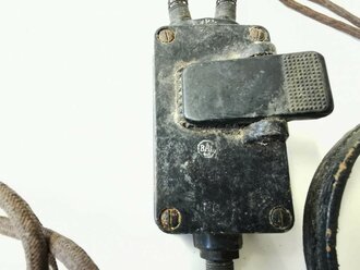 Flak, Kehlkopfmikrofon mit Umschalter und Stecker