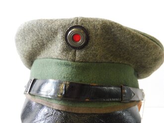 1.Weltkrieg, feldgraue Einheitsfeldmütze für Offiziere. Weicher Lederschirm, sehr guter Zustand. Selten