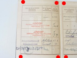 Verleihungsurkunde zum KVK. 2.Klasse 1939 für eine Marine Vorhelferin am 24. Februar 1945 mit eigenhändiger Unterschrift dse Ritterkreuzträgers Helmut Heye als Adrimal der Kleinkampfmittel-Verbände. Dazu das Arbeitsbuch und eine Erklärung