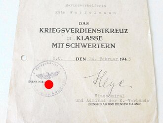 Verleihungsurkunde zum KVK. 2.Klasse 1939 für eine Marine Vorhelferin am 24. Februar 1945 mit eigenhändiger Unterschrift dse Ritterkreuzträgers Helmut Heye als Adrimal der Kleinkampfmittel-Verbände. Dazu das Arbeitsbuch und eine Erklärung