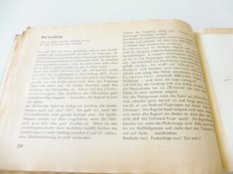 "Sturmvogel Horrido !" Eine Fibel für Flugzeugführer des Jägers Me 262 A-1 datiert Februar 1945. 58 Seiten, einige handschriftliche Vermerke. Rarität