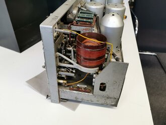 30 Watt Sender a datiert 1940 ( Panzerfunk ) Frontplatte Originallack, Gehäuse überlackiert ? Funktion nicht geprüft