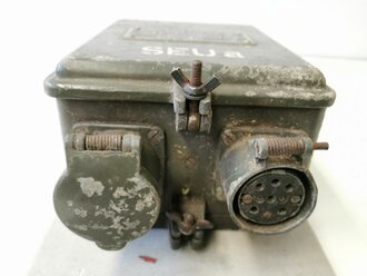 Sendeempfängereinankerumformer SEUa  datiert 1940. Originallack, mit dem seltenen Montagerahmen, dieser ebenfalls original lackiert. Verwendung für Fusprech a, d & f. , Funktion nicht geprüft.