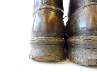 Luftwaffe, Paar Bergschuhe mit blauem Filzrand, dunkelbraune Kammerstücke. Sohlenlänge 30cm