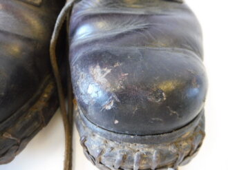 Luftwaffe, Paar Bergschuhe mit blauem Filzrand, dunkelbraune Kammerstücke. Sohlenlänge 30cm