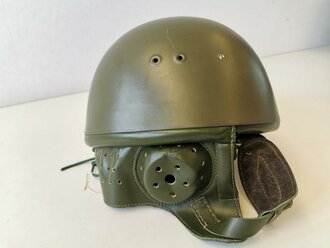 NVA, Stahlhelm für Fallschirmtruppen in fast neuwertigem Zustand