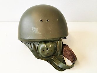 NVA, Stahlhelm für Fallschirmtruppen in fast neuwertigem Zustand