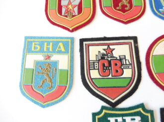 Bulgarien, Sammlung von militärischen Armabzeichen wohl aus den 70iger Jahren, 10 Stück - alle in sehr gutem Zustand