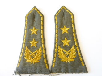 Jugoslawische Volksarmee, Paar Schulterstücke zum Einnähen für einen General