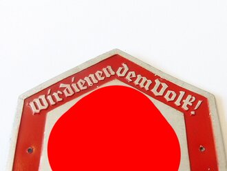Türplakette aus Blech " Wir dienen dem Volk ! Mitglied der N.S. V." Breite 73mm