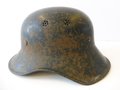 Luftschutz Stahlhelm 2. Weltkrieg, einteiliges Stück, original lackiert, ungereinigter Fundzustand