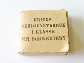 Überkarton zum Kriegsverdienstkreuz 1.Klasse mit Schwertern , Hersteller Deumer Lüdenscheid