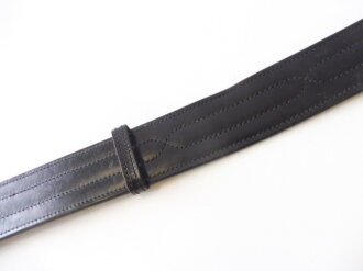 U.S. Army officers belt, Heavy leather 54mm wide. Original ?