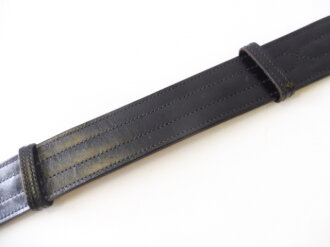 U.S. Army officers belt, Heavy leather 54mm wide. Original ?