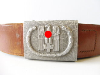 Deutsches Rotes Kreuz, Koppel für Mannschaften. Aluminiumschloss " Ges.Gesch."  der braune Koppelriemen datiert 1941. Nut minimal getragenes Set, Gesamtlänge 100cm