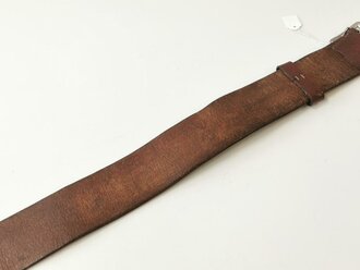 Zweidornkoppel für Offiziere datiert 1940, braunes Leder, Gesamtlänge 100cm