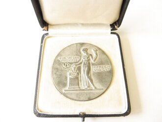 Medaille "Für opferwillige Hilfeleistung an Ihren Mitbürgern in schwerer Kriegszeit die Stadt Berlin" Eisen versilbert, im Etui