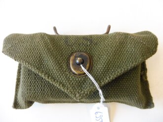 U.S. 1942 dated First aid pouch with cardboard boxed bandage