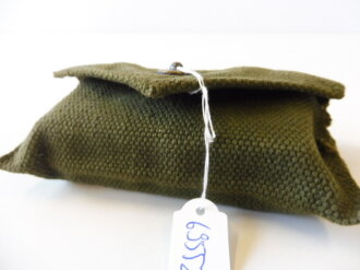 U.S. 1942 dated First aid pouch with cardboard boxed bandage