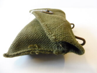 U.S. 1942 dated First aid pouch with cardboard boxed bandage