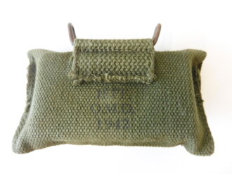 U.S. 1942 dated First aid pouch with cardboard boxed bandage