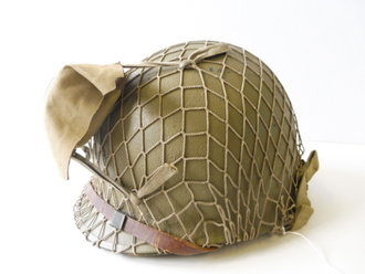 U.S. WWII Airborne helmet, zum Teil aus originalen Teilen zusammengebaut, der Rest REPRO