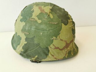 U.S. Vietnam war Airborne helmet, cover is 69 dated, liner maybe later