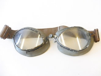 Kradmelderbrille Wehrmacht, zum Teil korrodiert,...