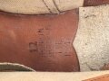 Canadian 1943 dated pair of service shoes, Sole lenght 32,5cm, not a 100% matching pair