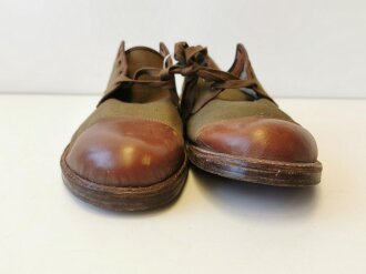 Canadian 1943 dated pair of service shoes, Sole lenght...