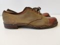 Canadian 1943 dated pair of service shoes, Sole lenght 32,5cm