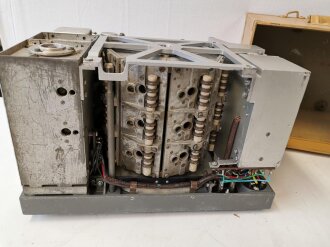 Tornister Empfänger Berta ( Torn.E.b. ) datiert 1944. Restauriertes Stück mit diversen Neuteilen, Funktion nicht geprüft