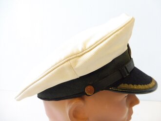 Kriegsmarine, Schirmmütze für einen Offizier. Viel getragenes Stück, dennoch in gutem Zustand