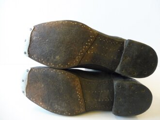 Paar Stiefel für Unteroffiziere der Wehrmacht, ungereinigtes Paar, Sohlenlänge 28cm
