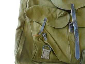 Rucksack Wehrmacht, ungebrauchtes Stück aus altem Lagerbestand, der Deckel defekt