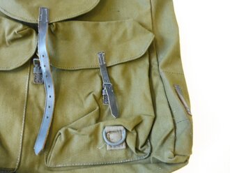 Rucksack Wehrmacht, ungebrauchtes Stück aus altem Lagerbestand, der Deckel defekt