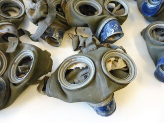 15 Stück Gasmasken Wehrmacht defekt