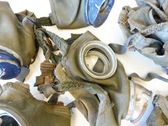 15 Stück Gasmasken Wehrmacht defekt