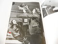 "Frauen helfen siegen" Bilddokumente vom Kriegseinsatz unserer Frauen und Mütter, Zeitgeschichte-Verlag,, 1941, Schutzumschlag defekt