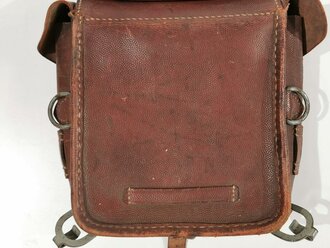 Packtasche für Berittene Modell 1940 datiert 1940. Mit der seltenen Sattelhalterung.