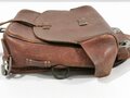 Packtasche für Berittene Modell 1940 datiert 1940. Mit der seltenen Sattelhalterung.