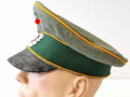 Schirmmütze alter Art für Offiziere der Kavallerie. Leicht getragenes Stück mit leichtem Mottenschaden, Kopfgrösse 57