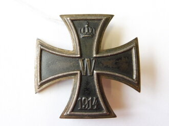 Eisernes Kreuz 1.Klasse 1914, auf der Nadel markiert "800" leicht gewölbtes Stück