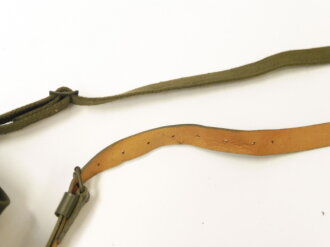 Bundeswehr, Kappenbehälter ( laut BW Vorschrift Tragevorrichtung) für Stativ lang, sehr guter Zustand