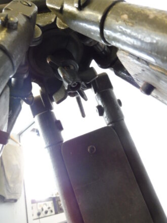 U.S. WWII Telescope, BC M65 with tripod M17. Original paint, Function not checked.