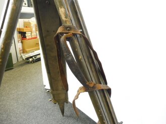 U.S. WWII Telescope, BC M65 with tripod M17. Original paint, Function not checked.