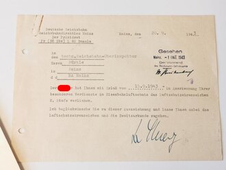Verleihungsurkunde zum Luftschutz Ehrenzeichen zweiter Stufe, ausgestellt 1943, DIN A4. Dazu ein Glückwuschschreiben der Deutschen Reichsbahn